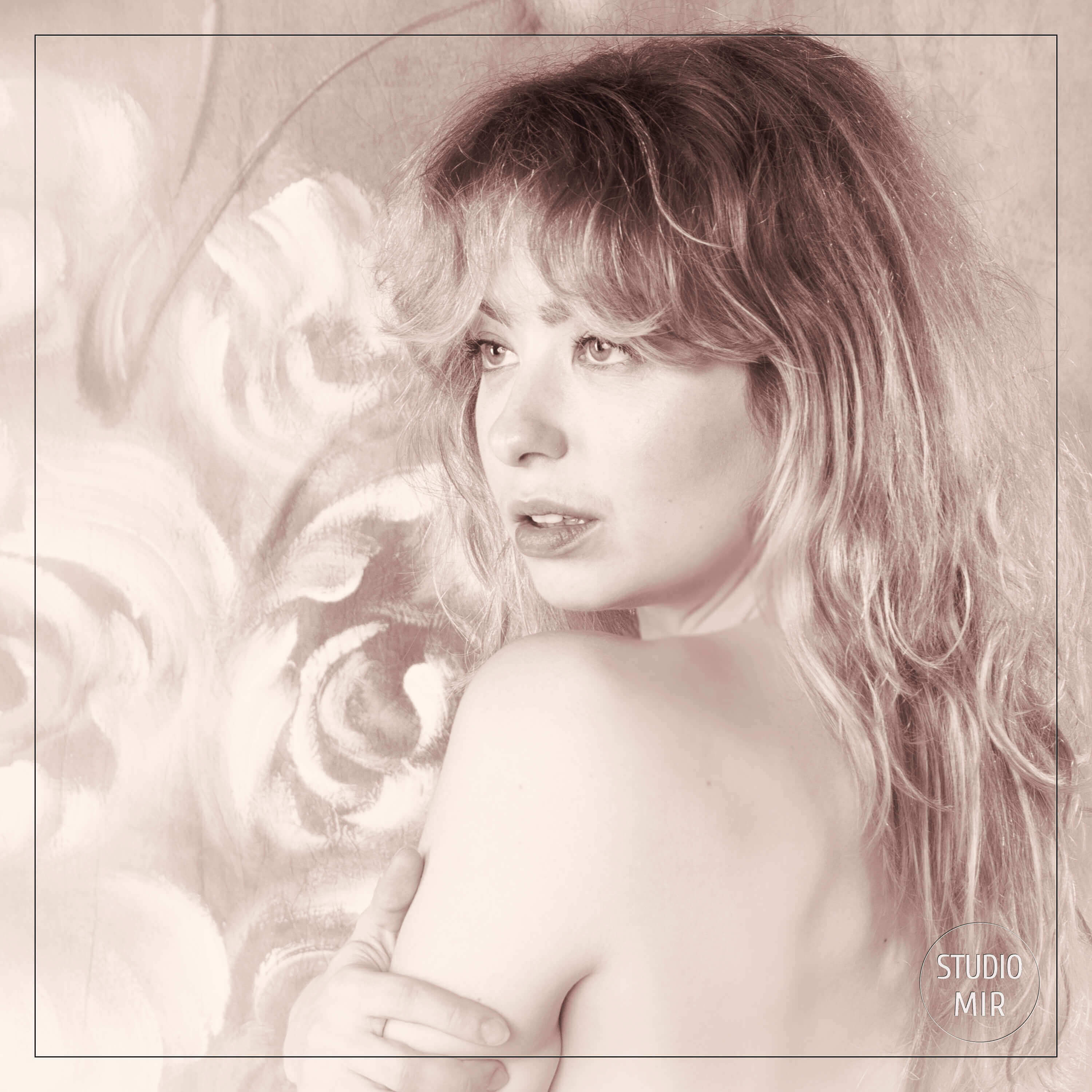 Photographe Boudoir : Shooting modèle façon dessin en Ile-de-France