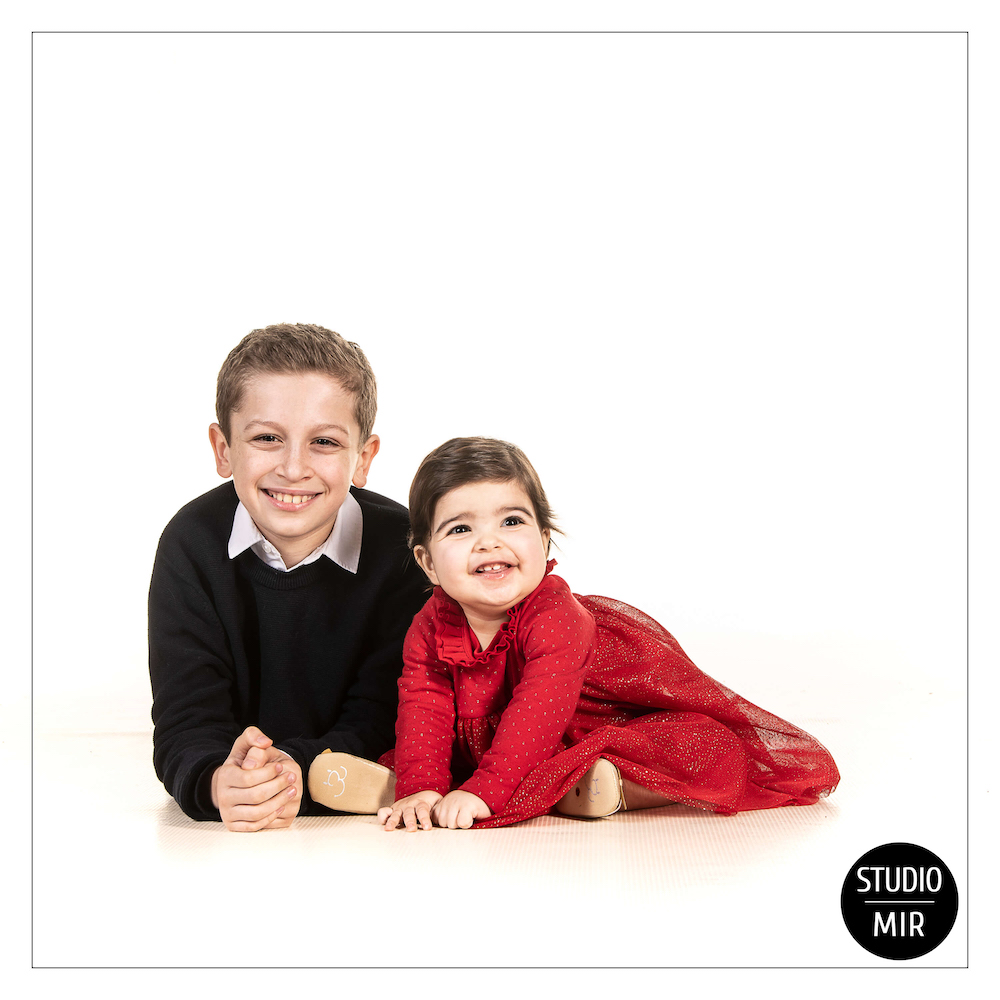 Photographe de famille : shooting frère et sœur à Saint-Maur des Fossés