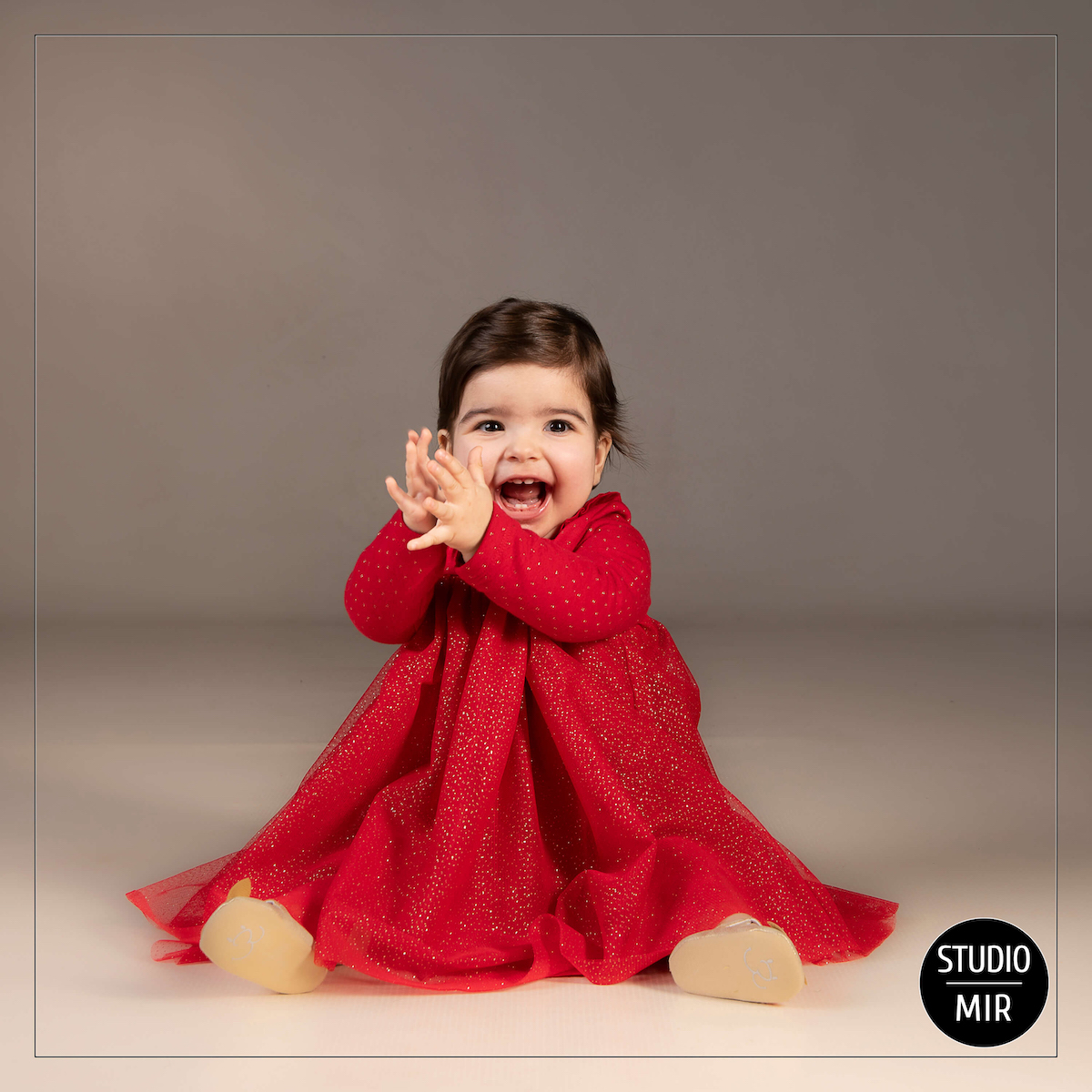 Photographe de famille : shooting frère et sœur à Saint-Maur des Fossés