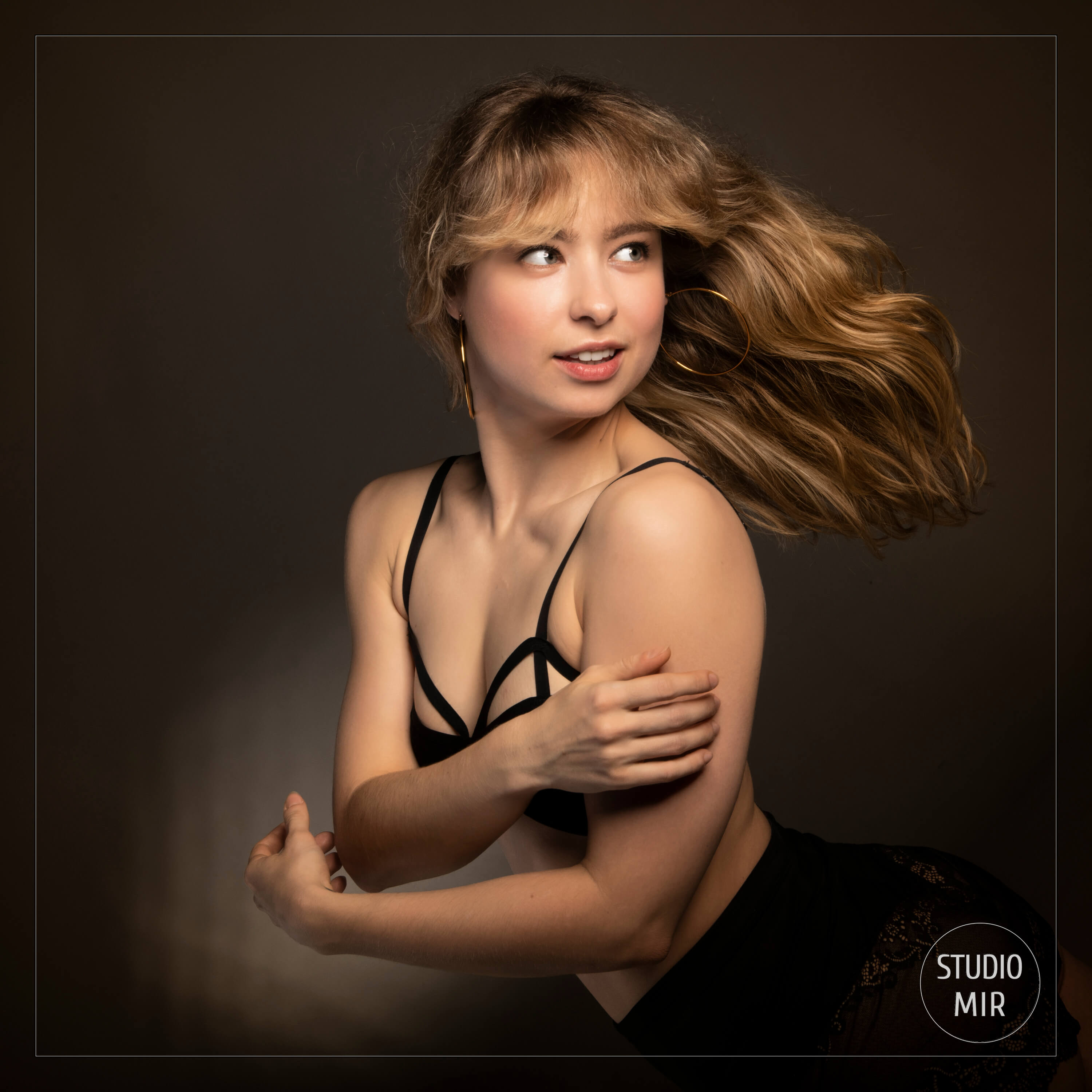 Photographe Boudoir : séance photo glamour en sous-vêtements en Ile-De-France