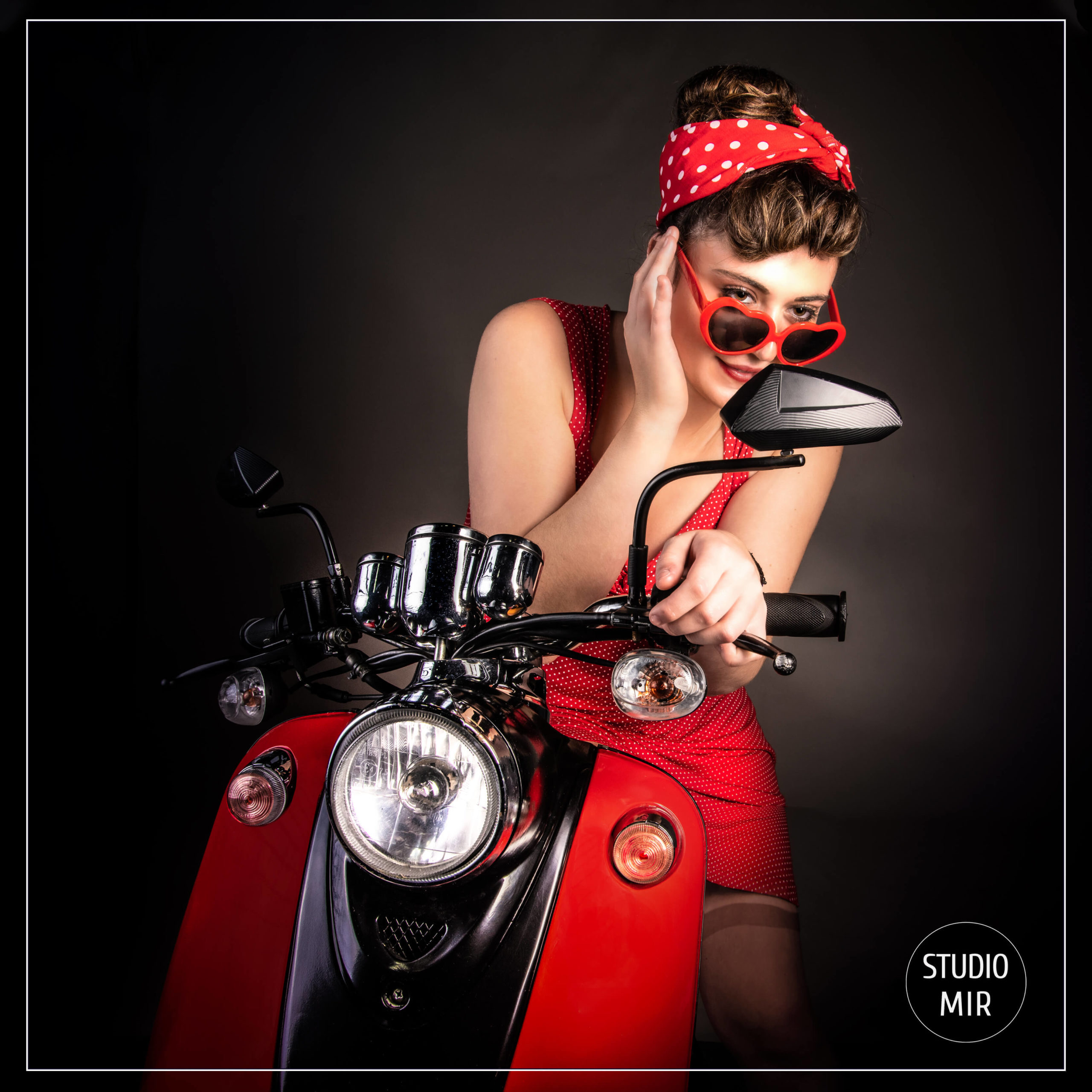 Photographe Pin up et vespa en Ile-de-France