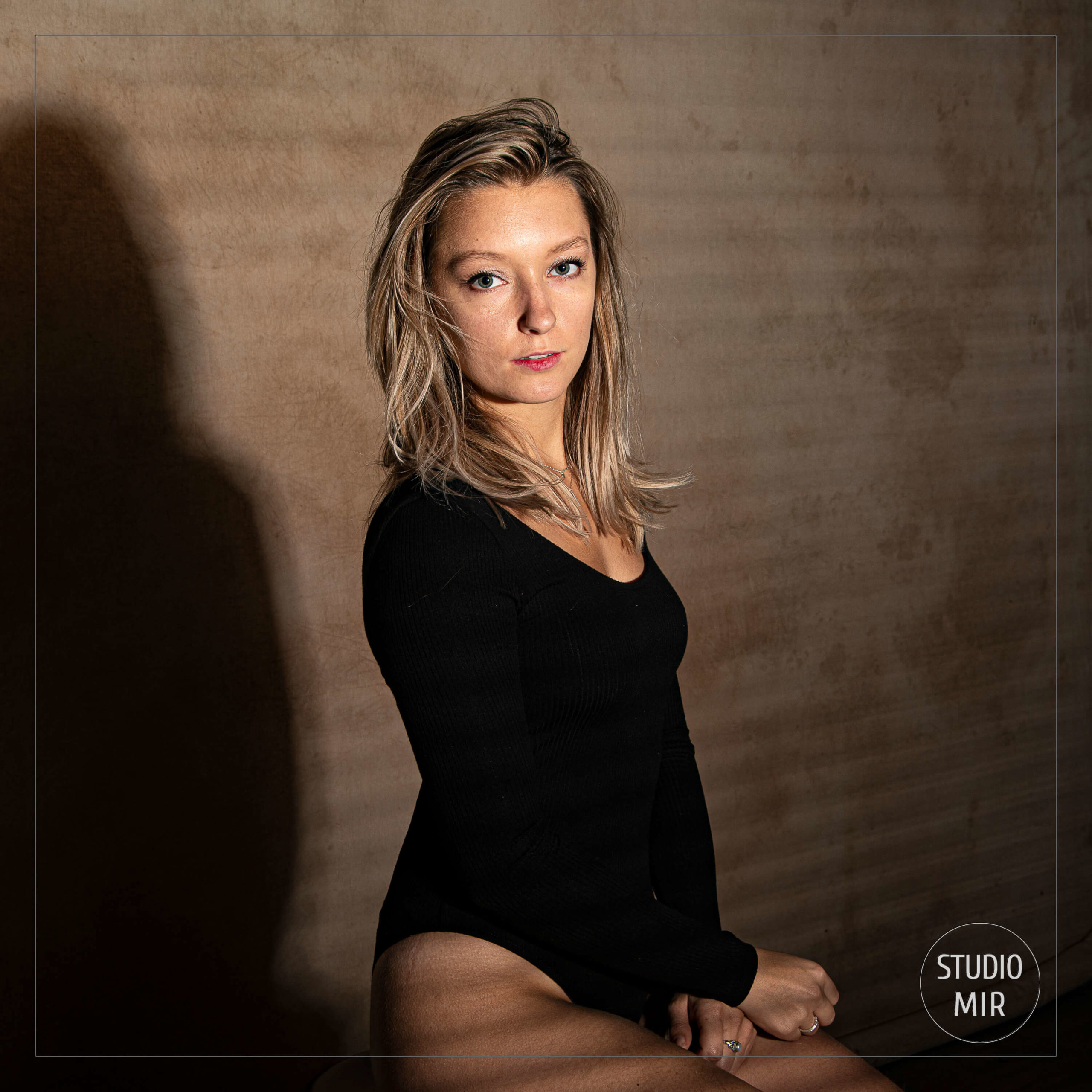 Séance Photo Boudoir avec Store en Ile de France