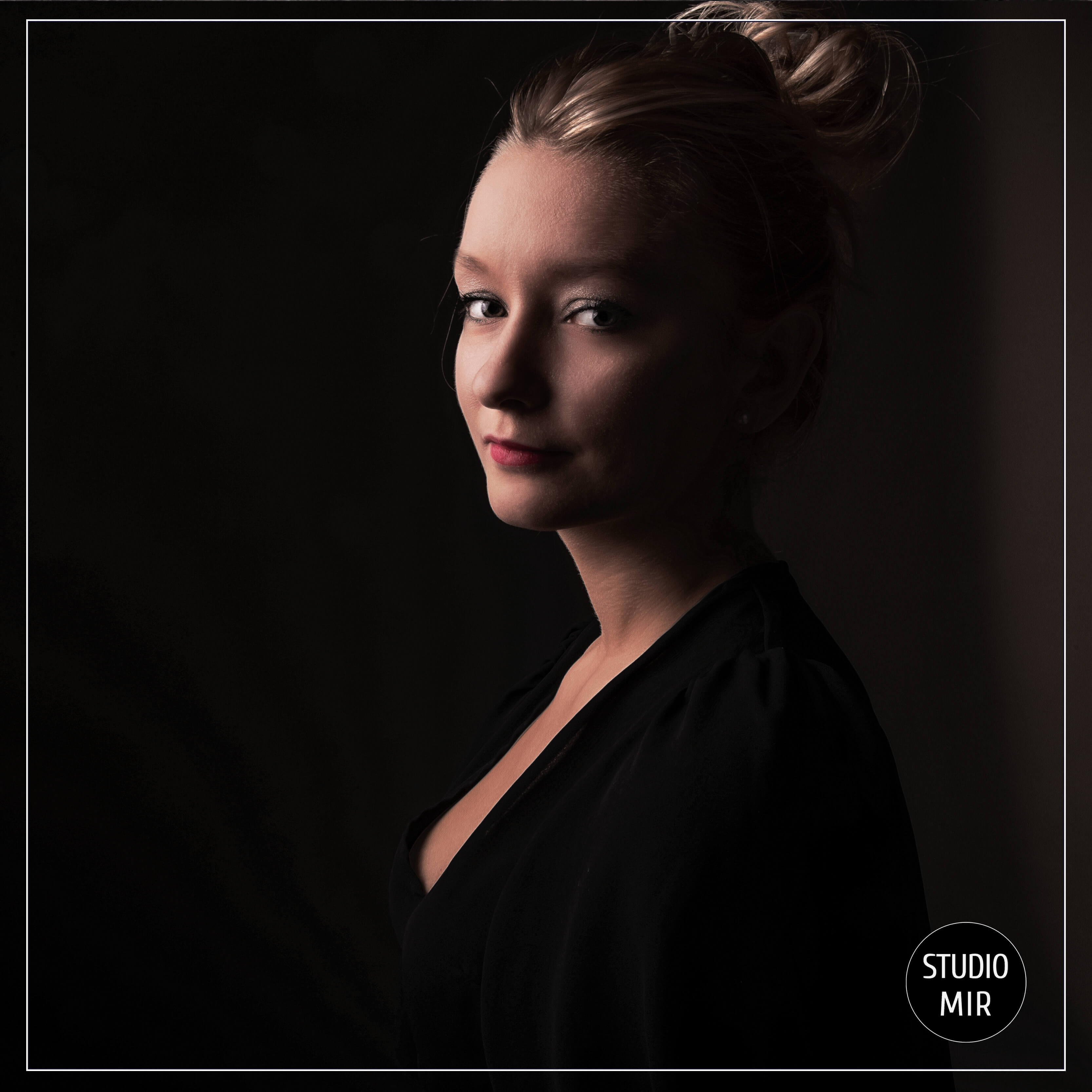 Studio photo professionnel : Séance photo femme effet peinture dans le Val de Marne
