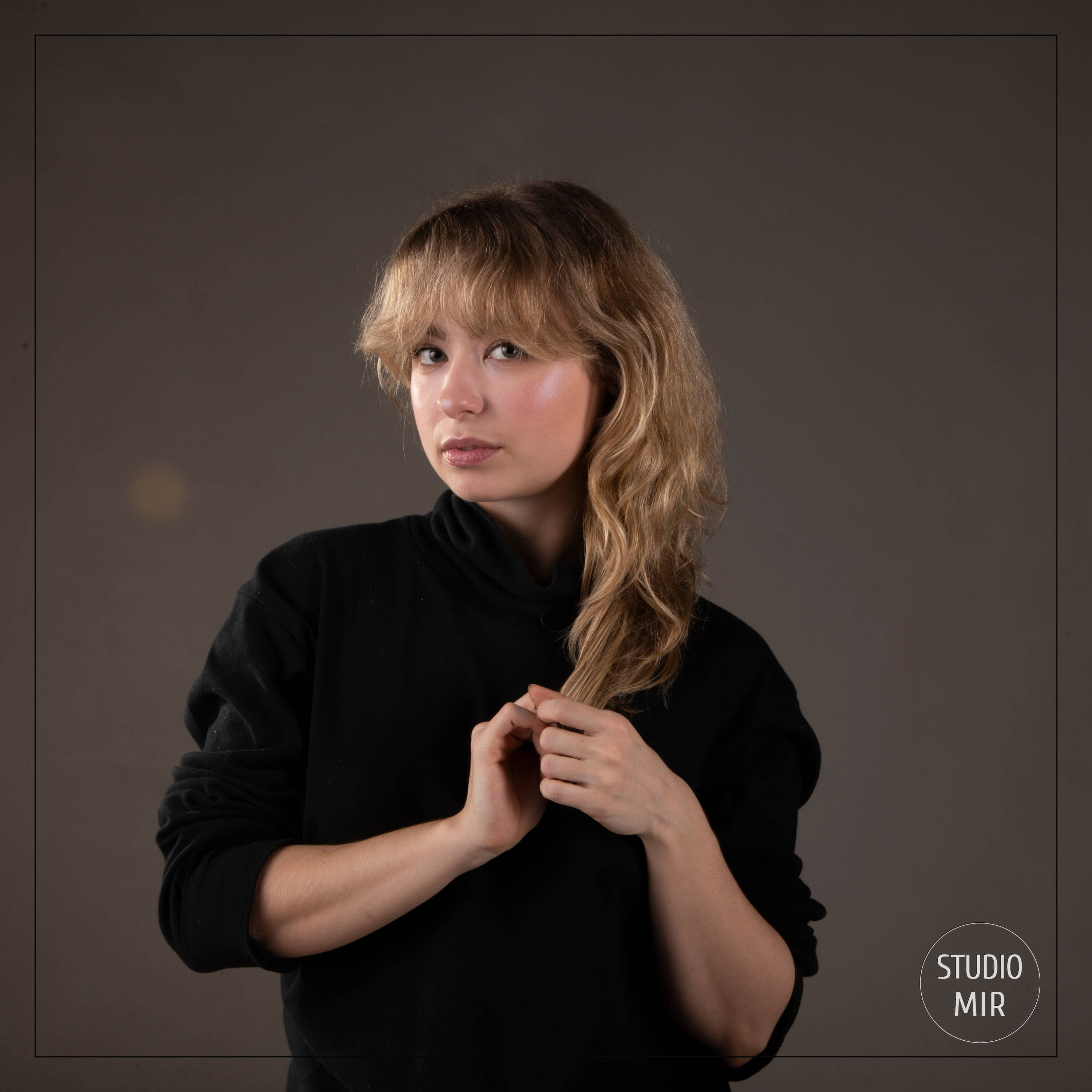 Photographe en studio : Séance photo modèle au naturel en Ile de France
