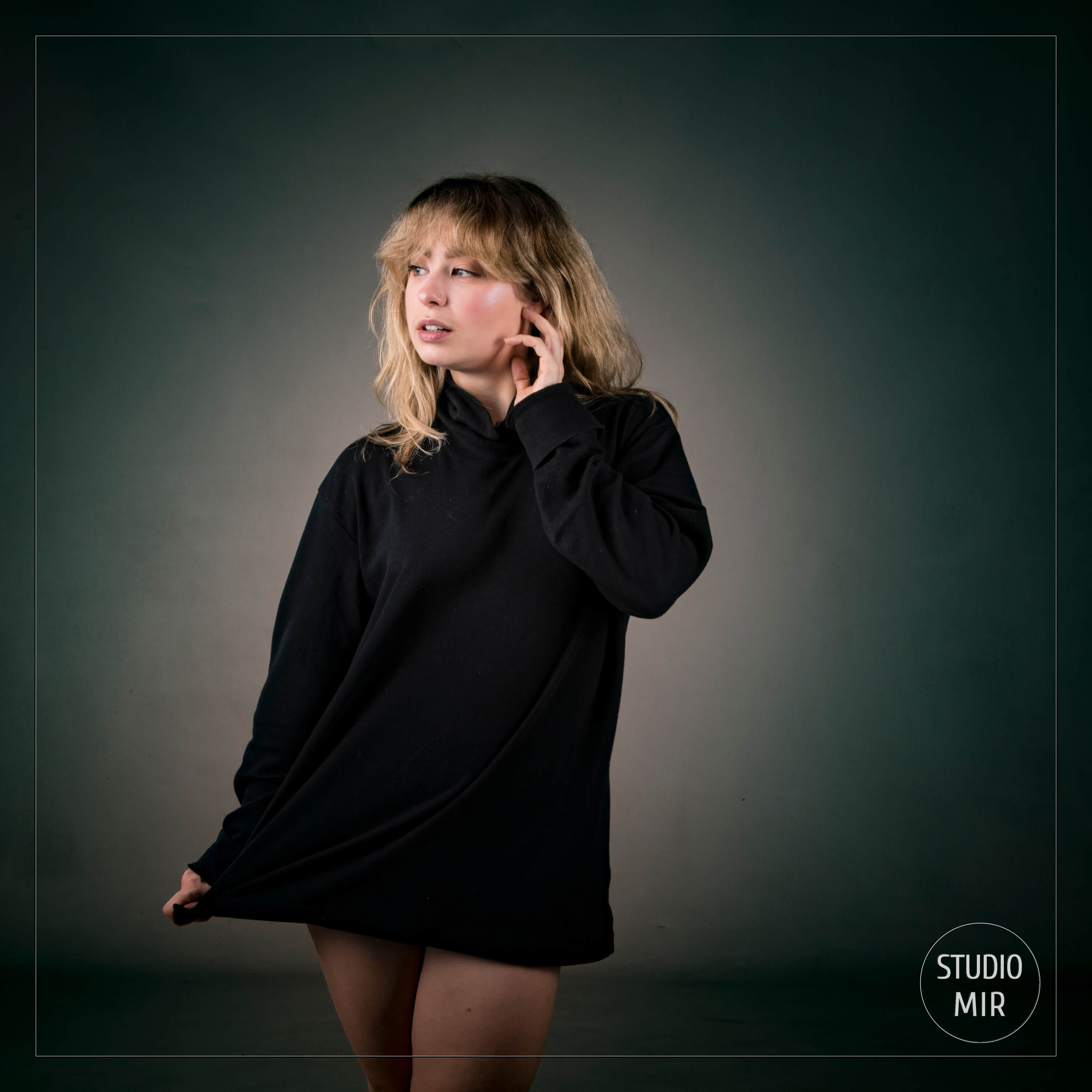Photographe en studio : Séance photo modèle au naturel en Ile de France