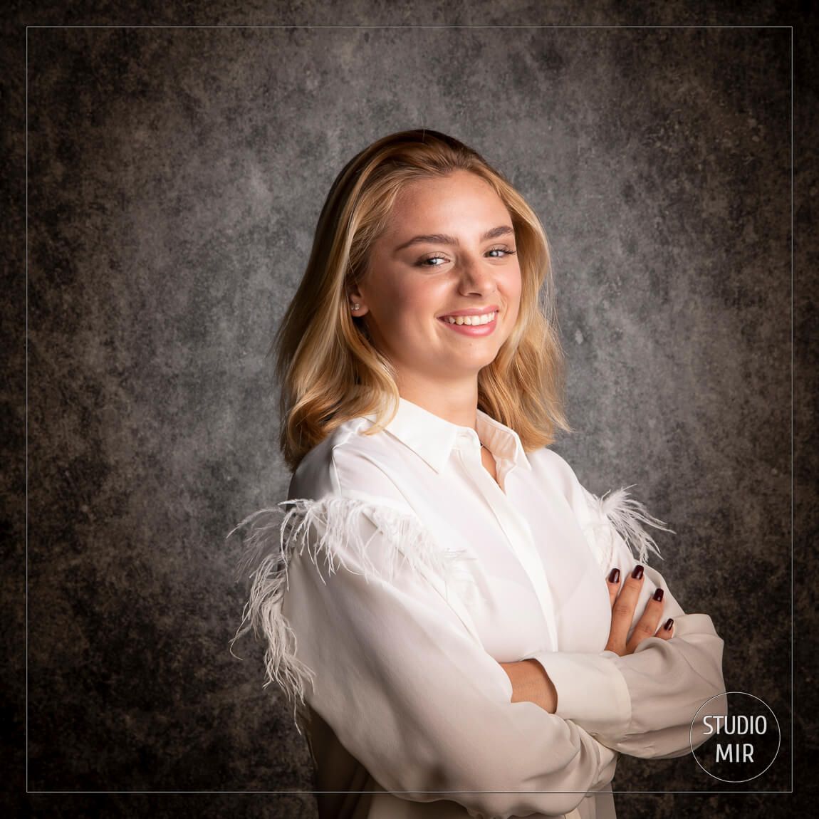 Portrait photo femme en studio près de l’Essonne