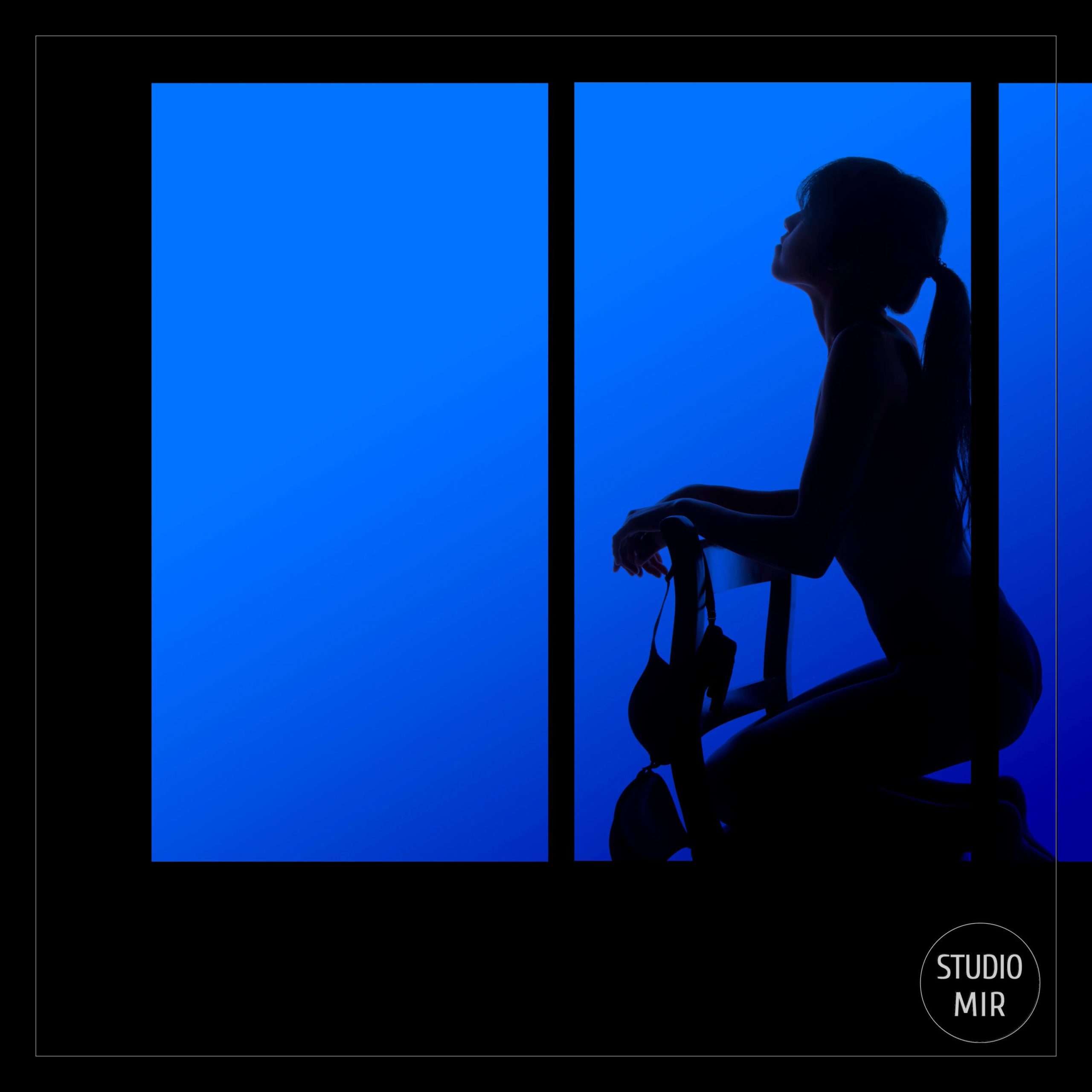 photographe Boudoir : Photos en contre-jour avec une touche de Couleur près de l’Essonne