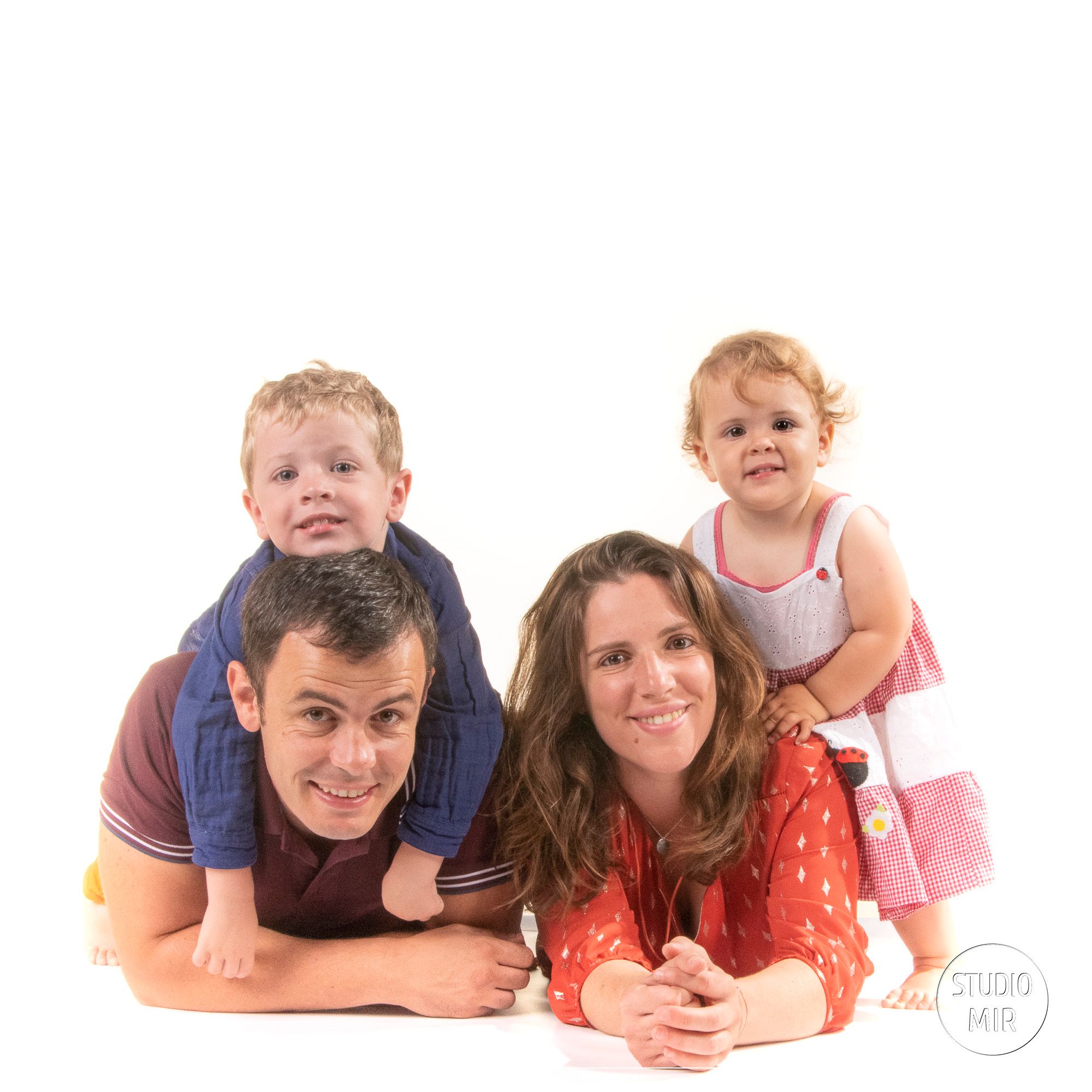 Idée cadeau : Séance photo en famille dans un studio photo professionnel à Saint Maur des Fossés près de Paris