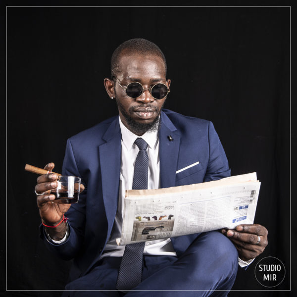 Idée cadeau Noel pour homme : Portrait photo en studio professionnel dans le Val de Marne pour exprimer votre personnalité