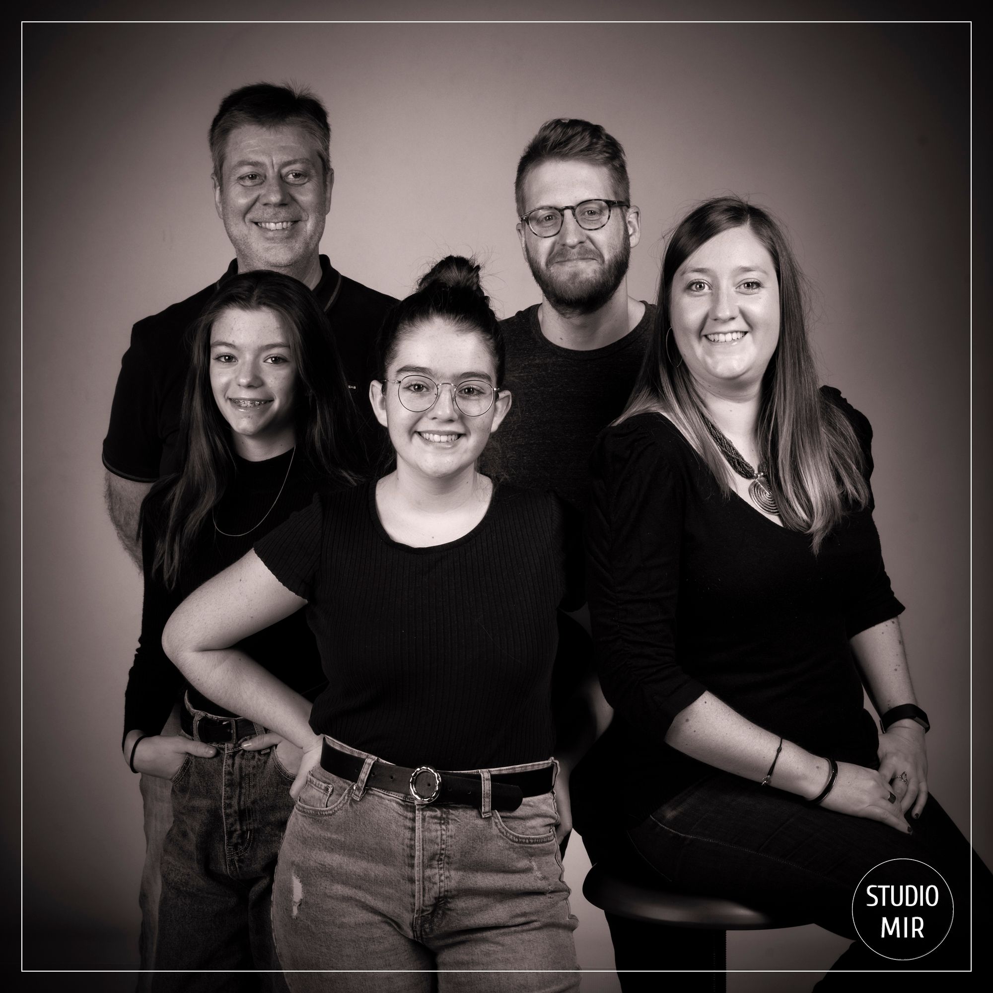 Photographe de famille en noir et blanc dans le Val de Marne