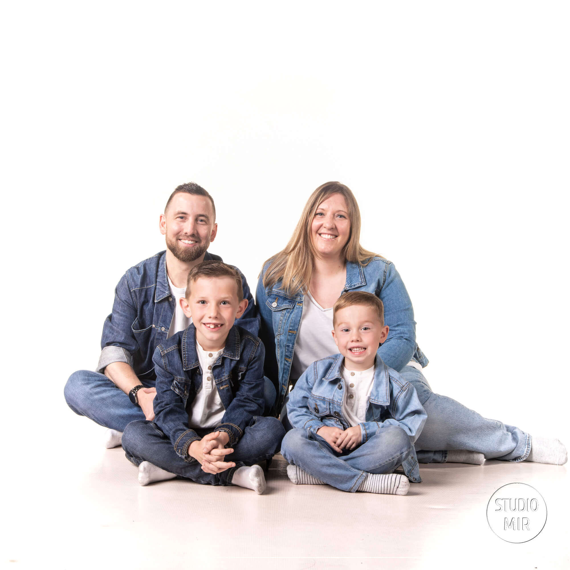 Séance photo en famille en studio dans le 94