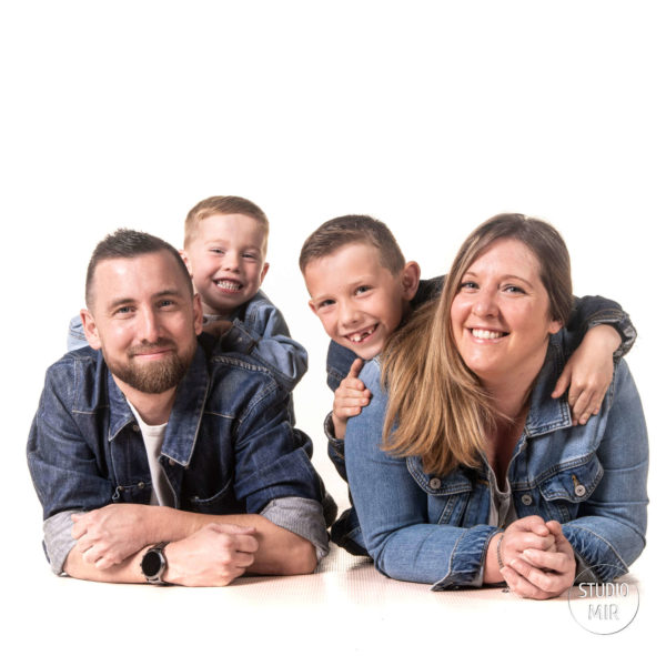 Séance photo en famille en studio dans le 94