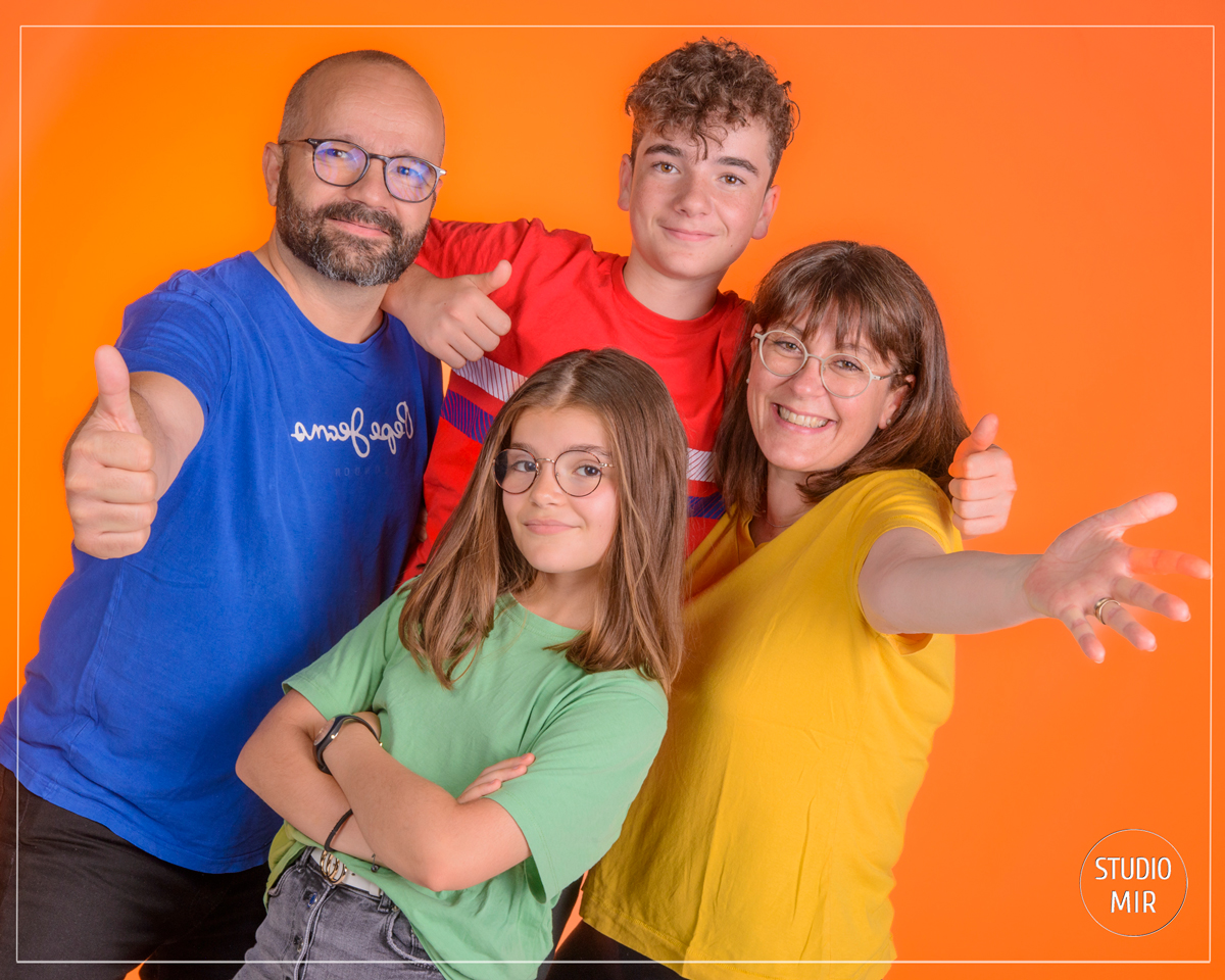 Shooting photo coloré en famille près de Paris