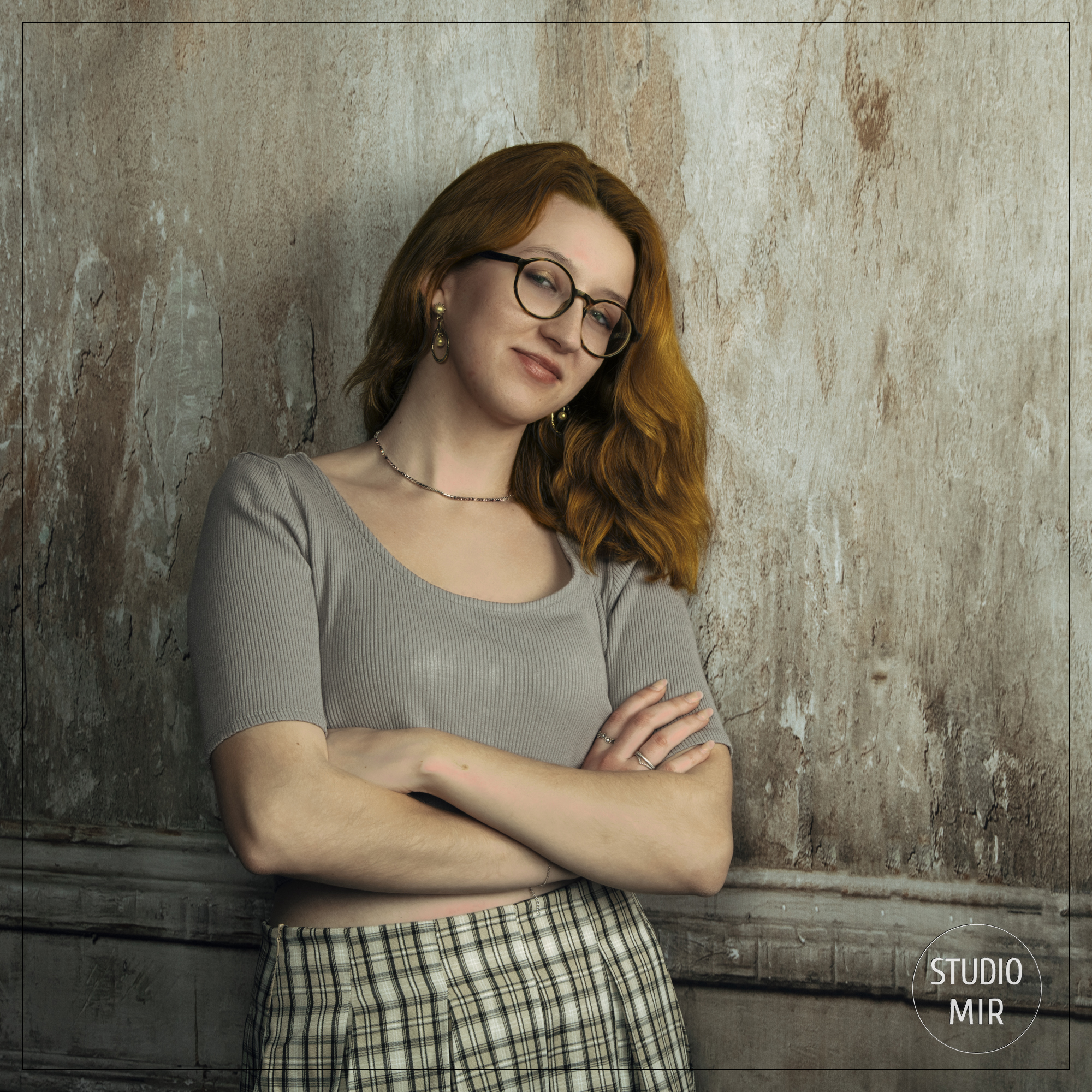 --MIR--2376-20001 portrait modele studio mir