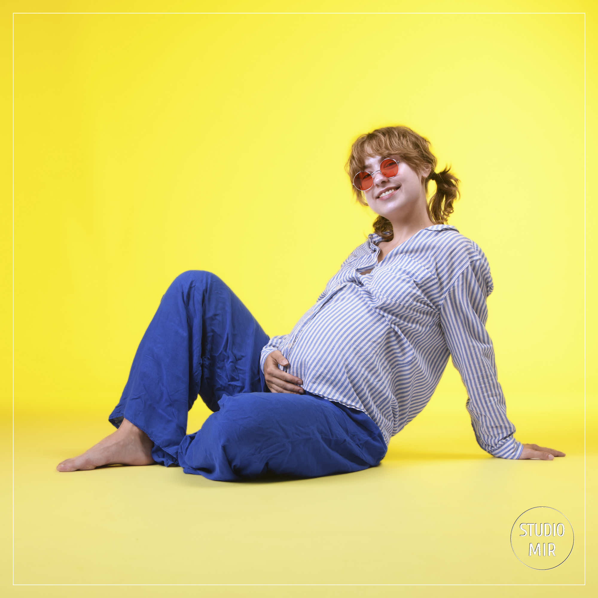 Séance photo future maman en couleur dans le Val-de-Marne !