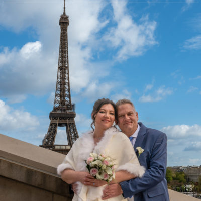 Photo de mariage sur Paris avec vue sur la Tour Eiffel
