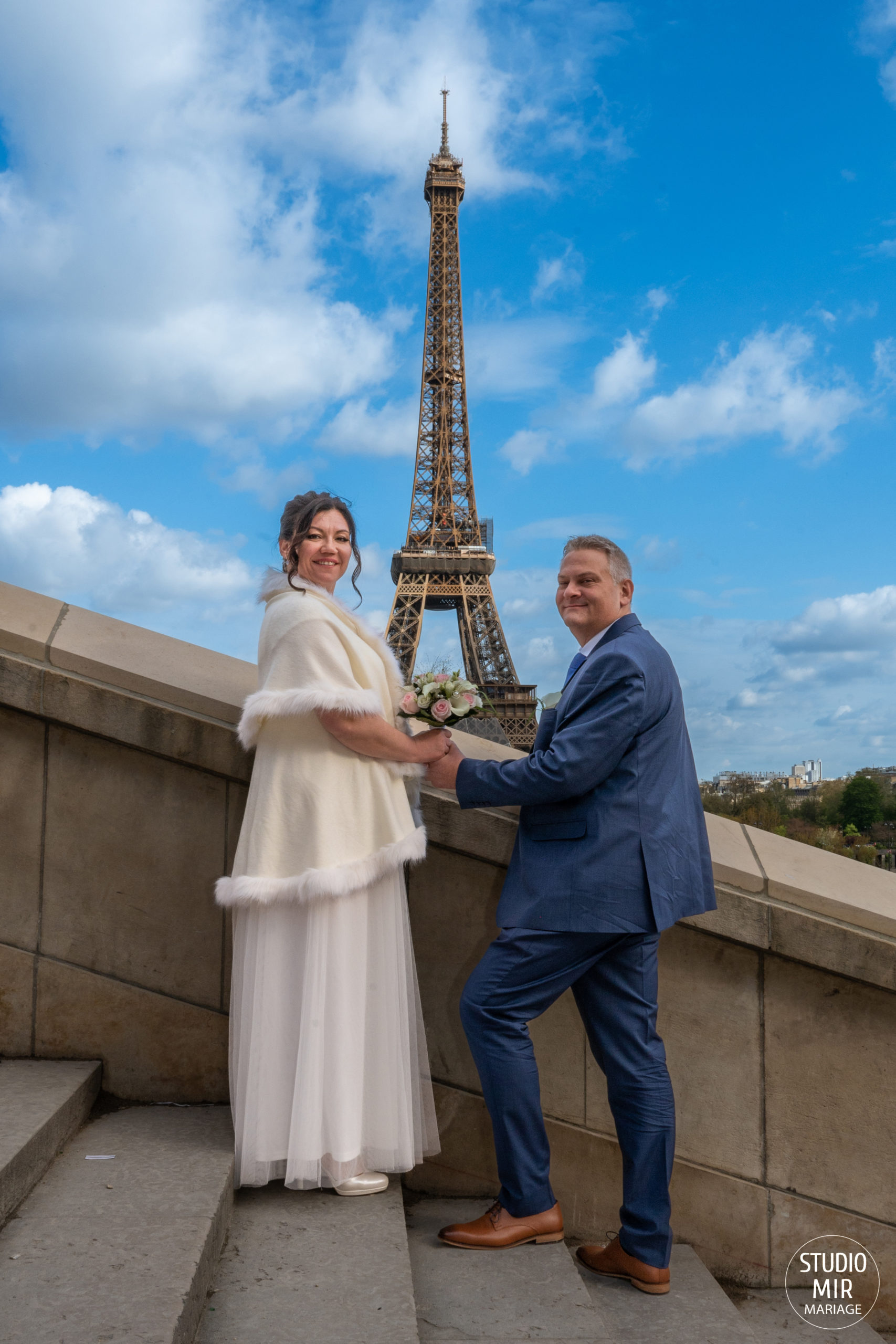 Photo de mariage sur Paris avec vue sur la Tour Eiffel