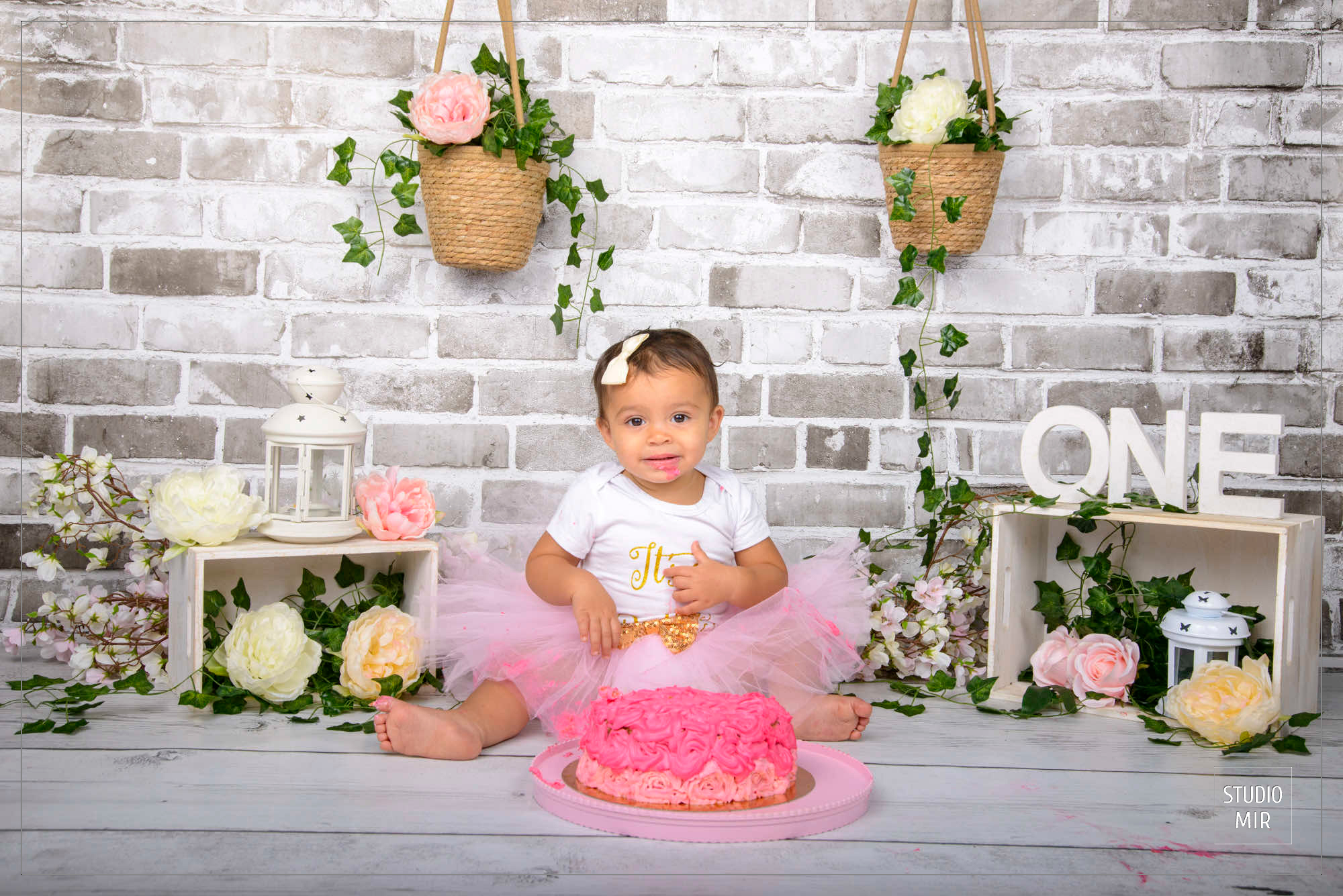 Photographe smash the cake en IDF Photographe smash the cake en IDF